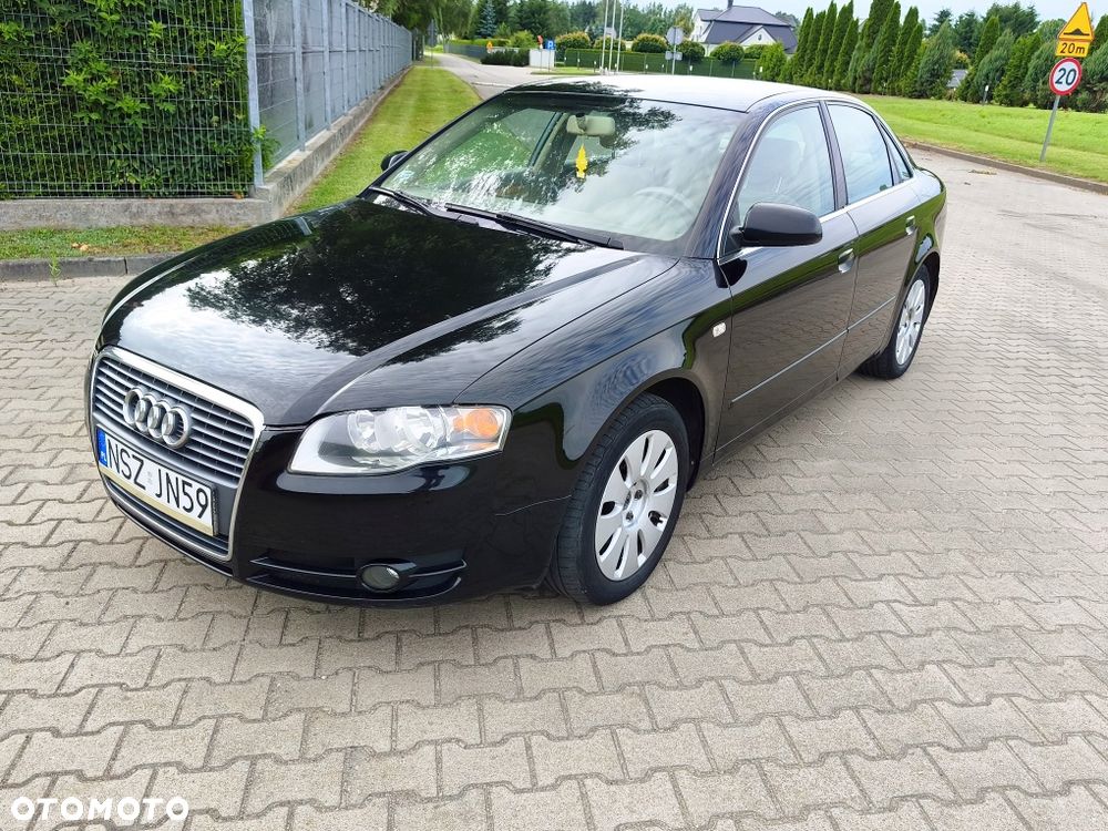 Audi A4 Limousine - 1