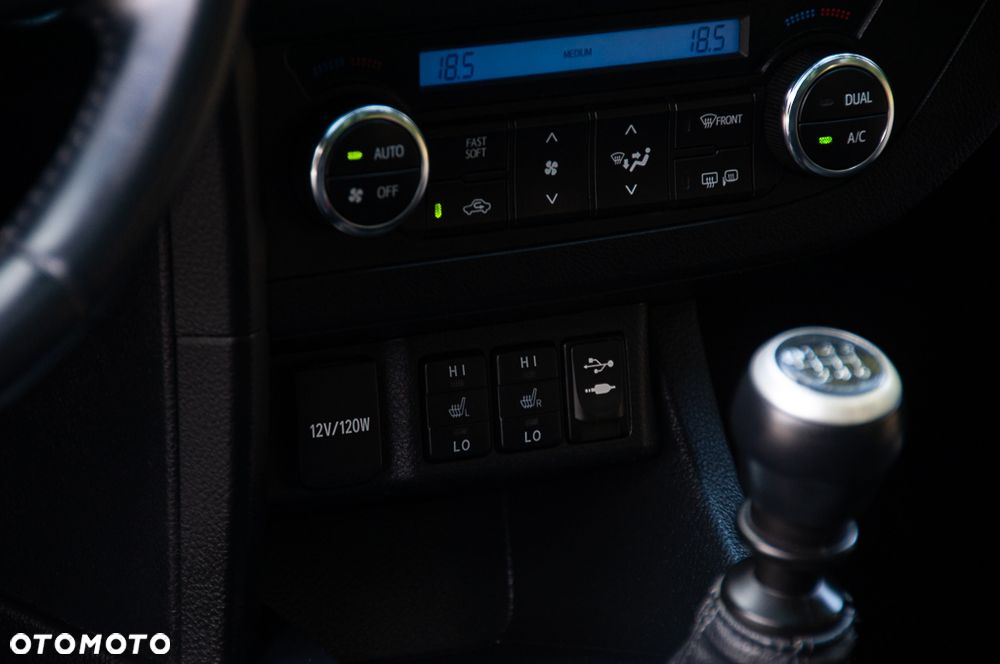 Toyota Auris 2.0 D-4D Executive - 34