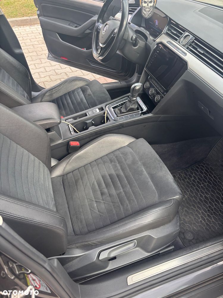 Volkswagen Passat 2.0 TDI SCR 4Mot DSG Highline - 12
