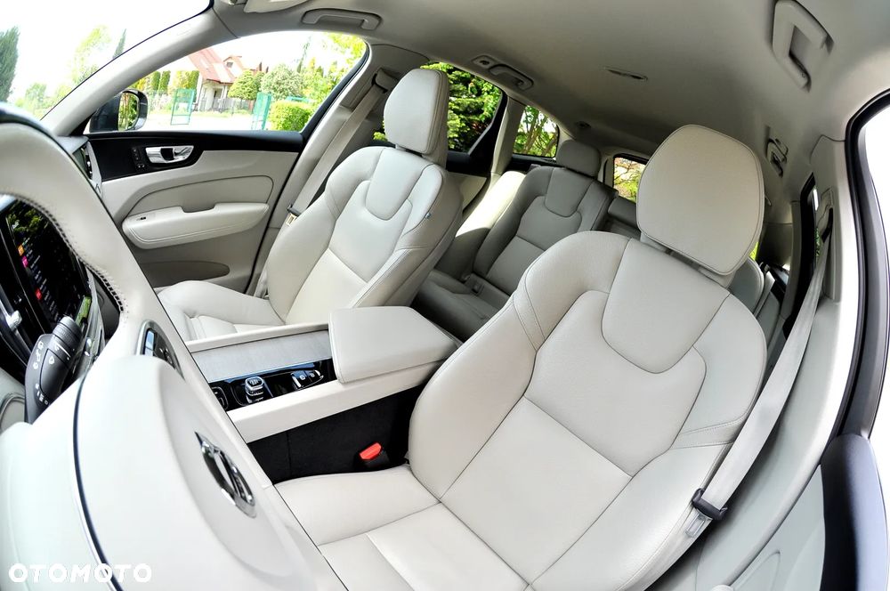 Volvo XC 60 B4 D AWD Geartronic Inscription - 25