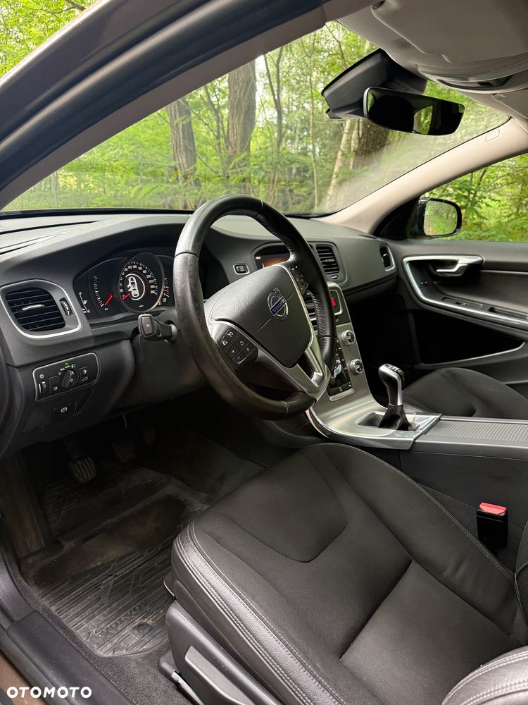 Volvo V60 Cross Country - 11