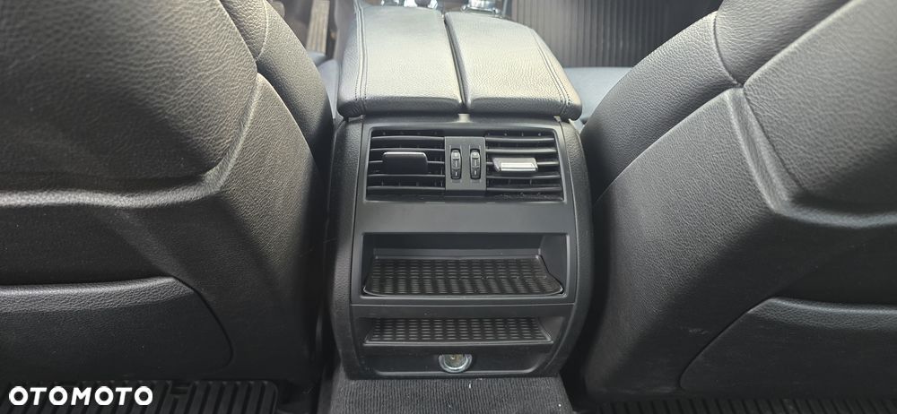 BMW Seria 5 530d xDrive - 29