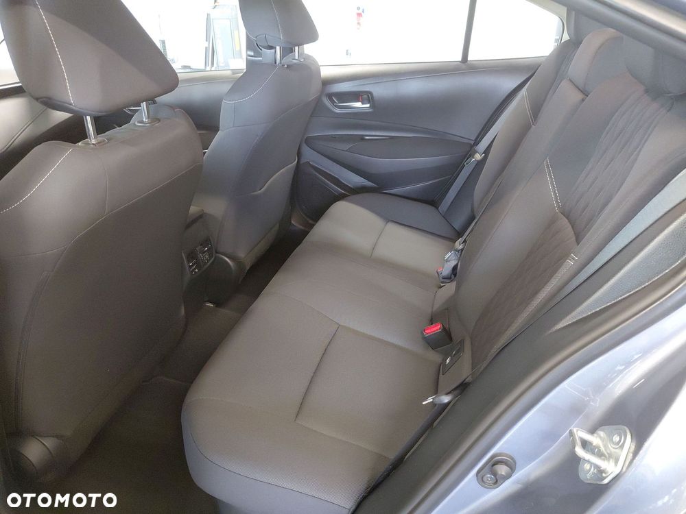 Toyota Corolla - 13