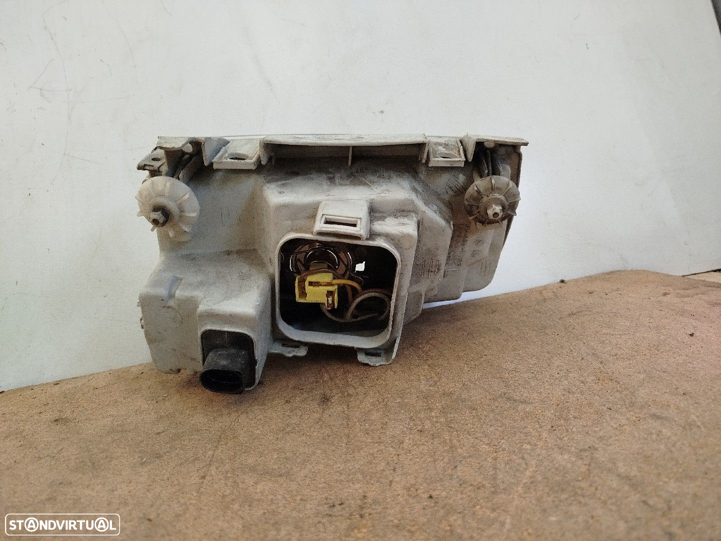 Otica / Farol Dianteiro Esq Volkswagen Polo (6N1) - 2
