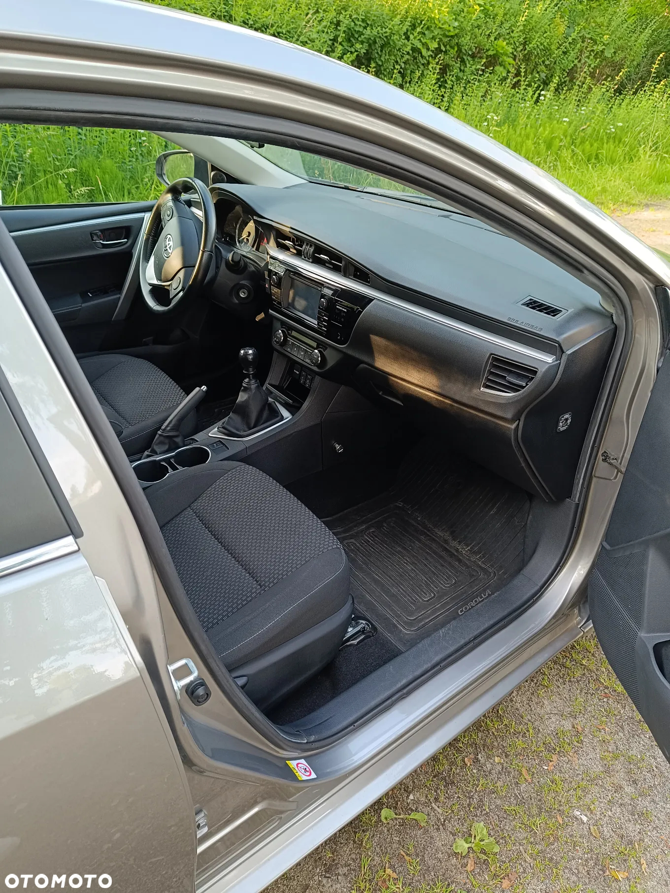 Toyota Corolla 1.6 Premium - 12