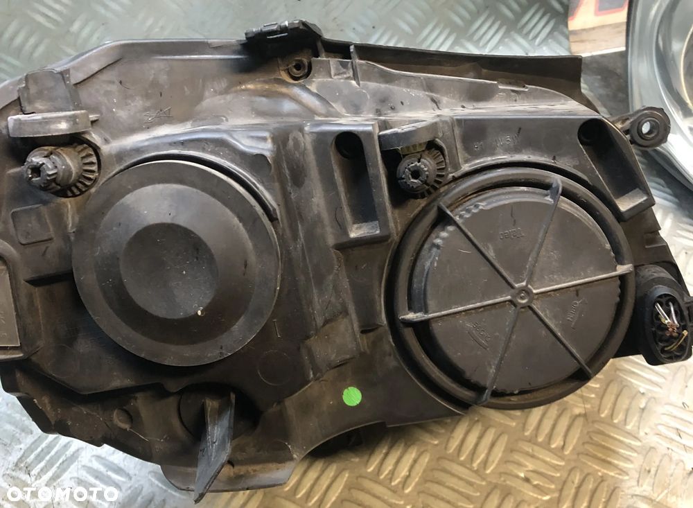 VW POLO IV 9N LIFT LAMPA PRAWA I LEWA PRZÓD - 6