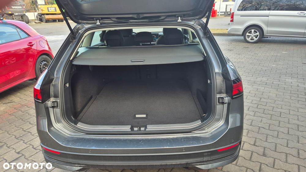 Volkswagen Passat - 17