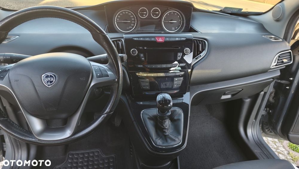 Lancia Ypsilon 1.2 8V Elefantino S&S - 10