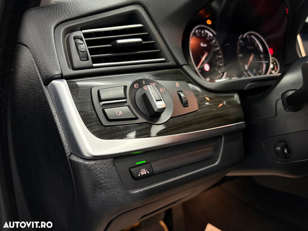 BMW Seria 5 525d xDrive Aut. Luxury Line - 32