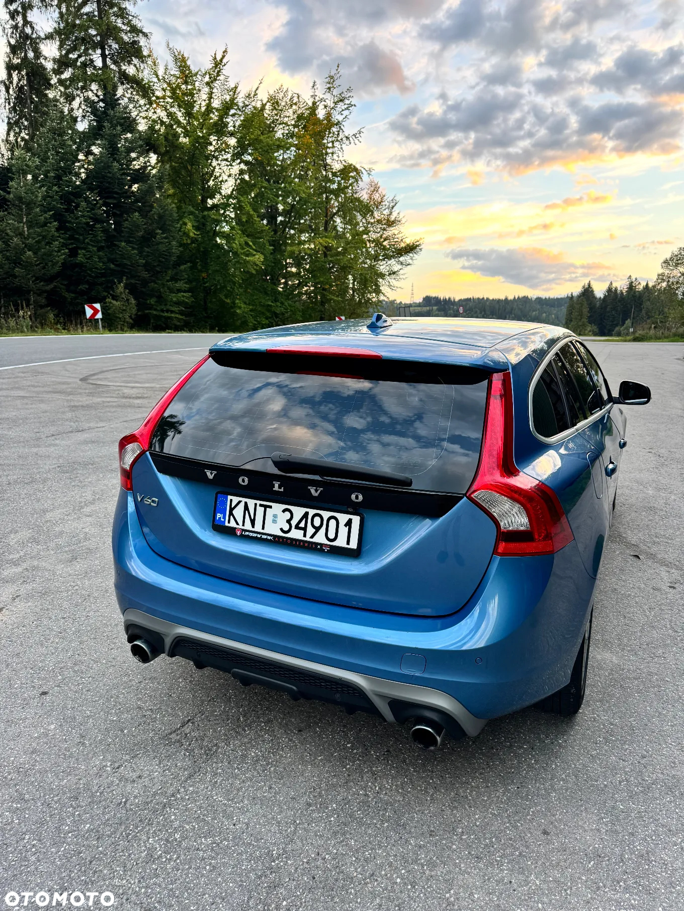 Volvo V60 D3 R-Design - 4