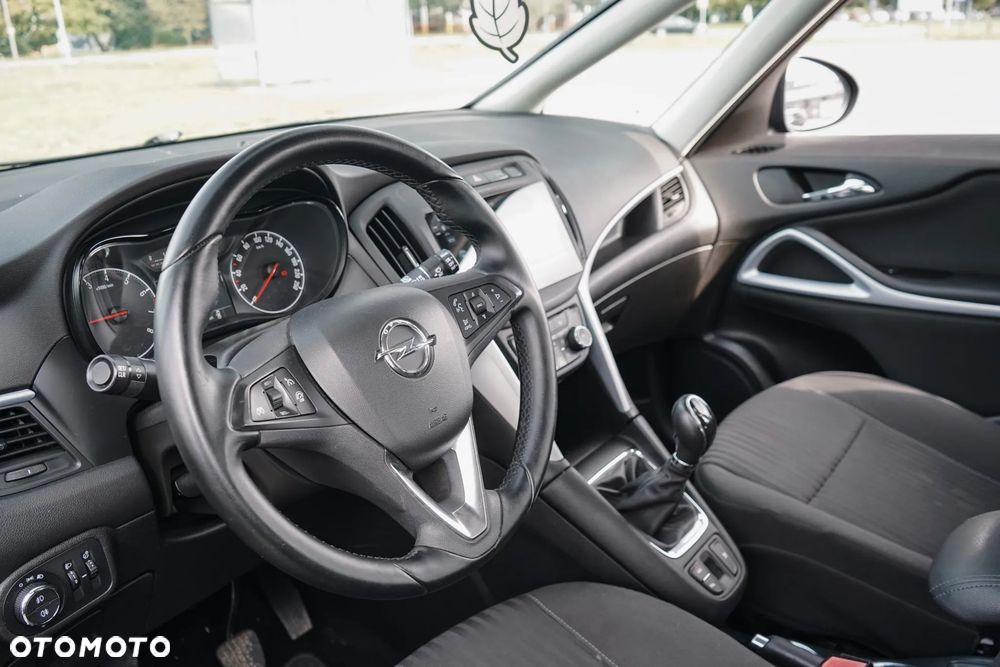 Opel Zafira - 26