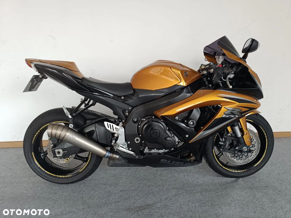 Suzuki GSX-R - 4