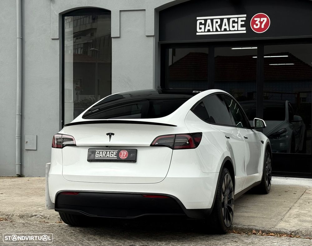Tesla Model Y Long Range Dual Motor AWD - 8