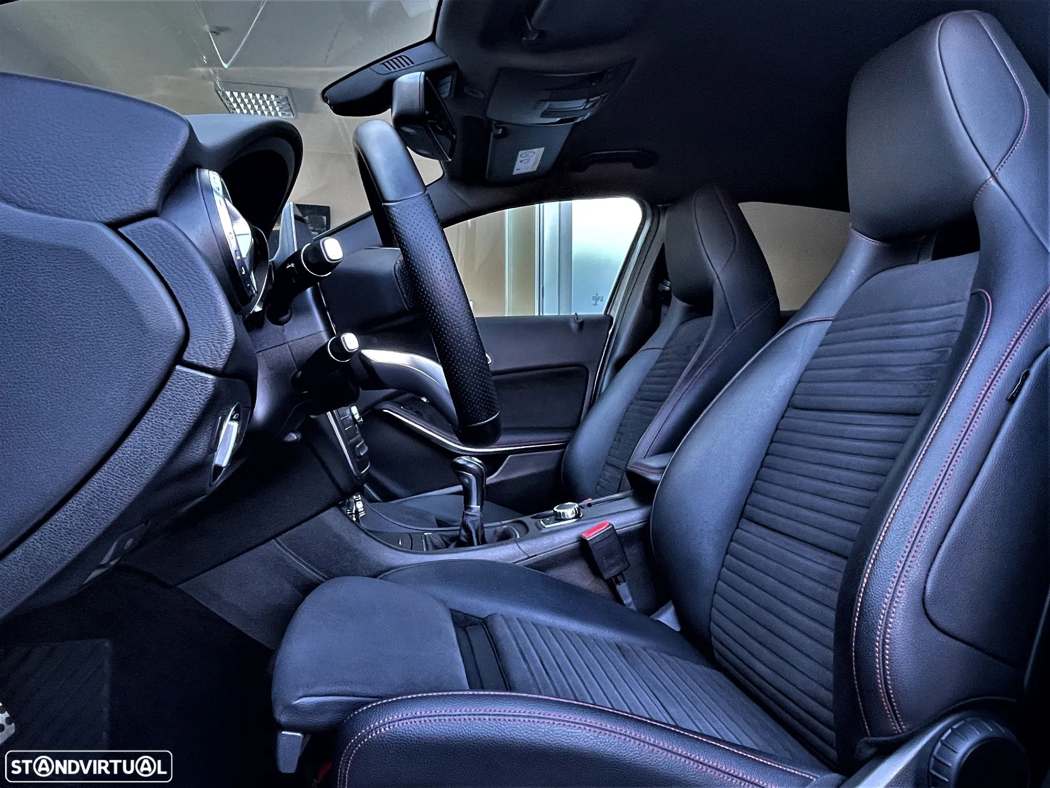 Mercedes-Benz GLA 180 d AMG Line - 13