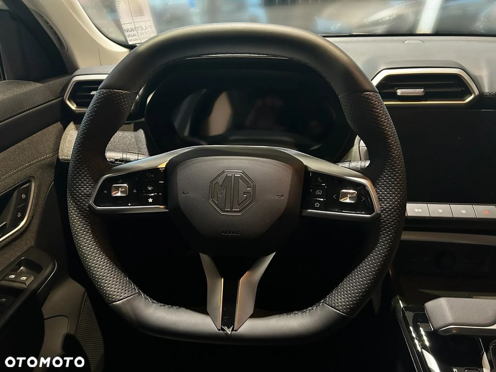 MG ZS Hybrid+ - 17