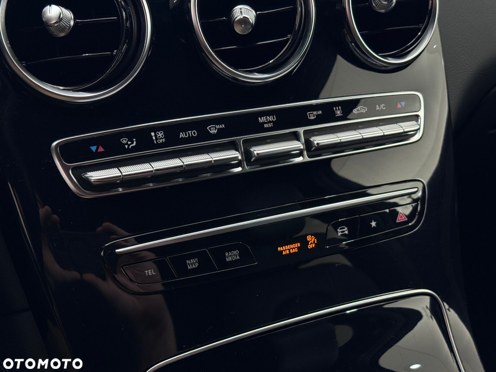 Mercedes-Benz GLC - 25