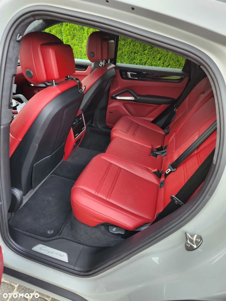 Porsche Cayenne Coupe Turbo S E-Hybrid - 3