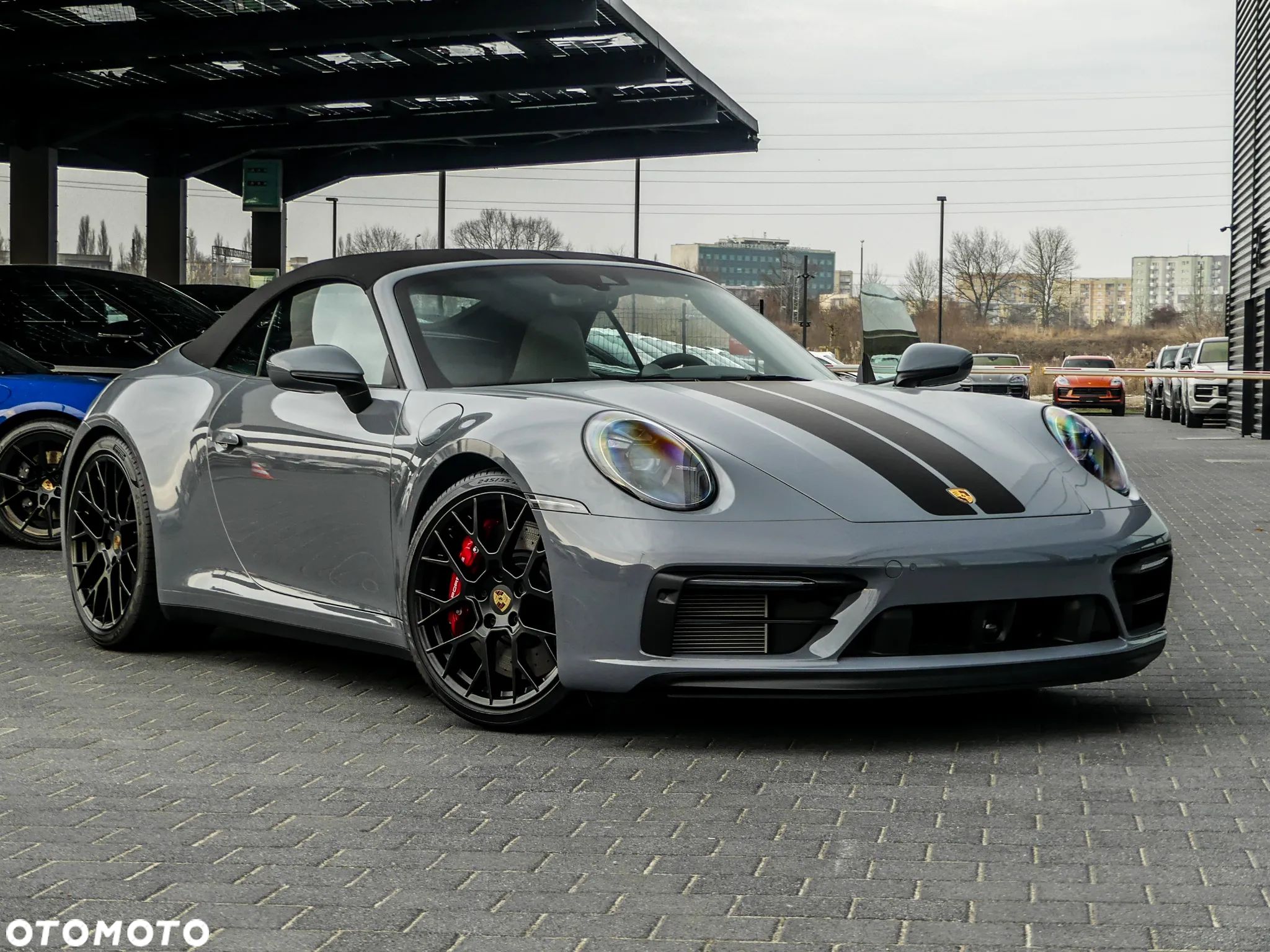 Porsche 911 Carrera 4 GTS Cabrio - 1