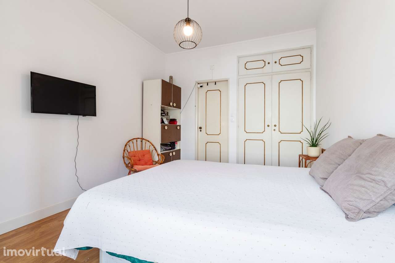 Apartamento T1 em Monte Abraão – Com elevador e Varanda - Grande imagem: 4/25