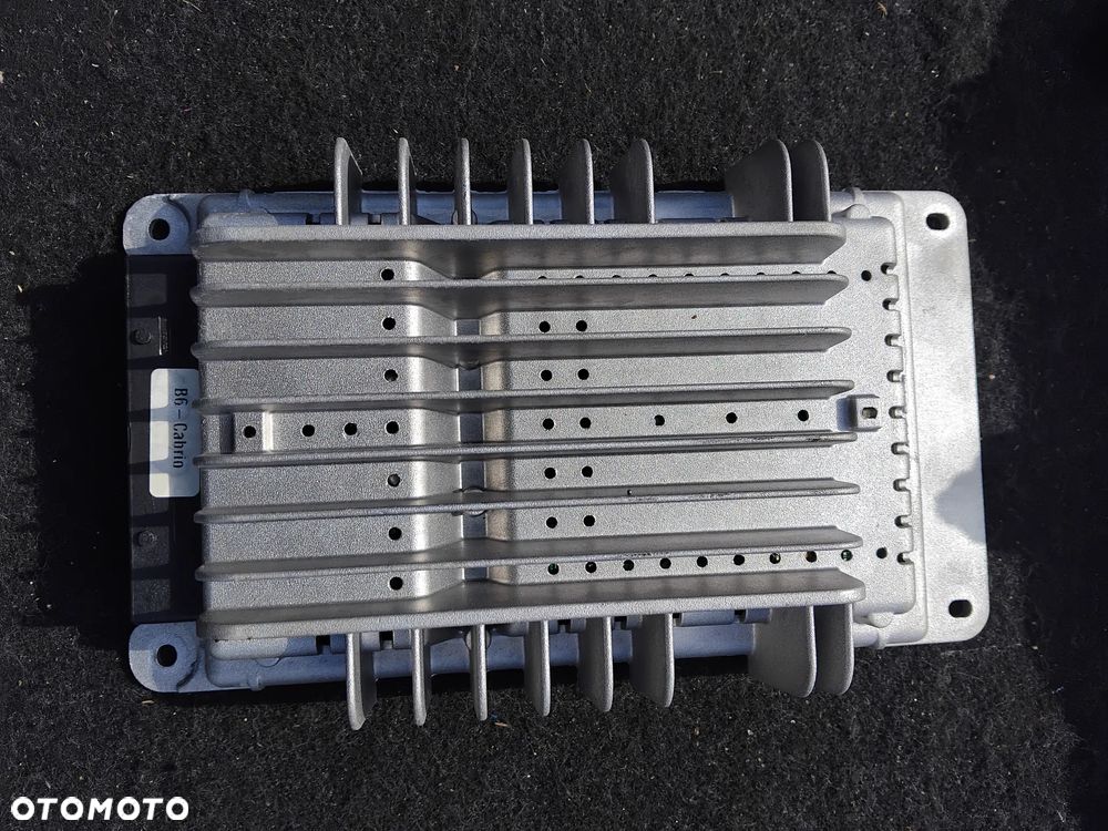 Wzmacniacz 8H0 035 223D - 1