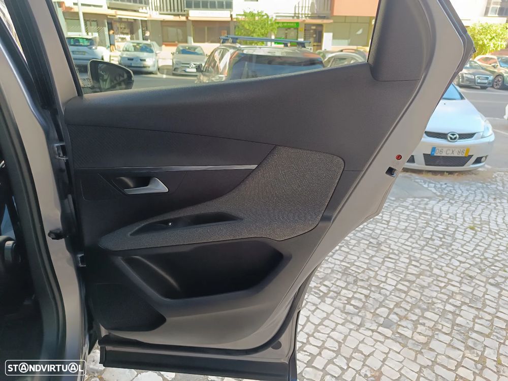 Peugeot 2008 1.2 PureTech Active - 36