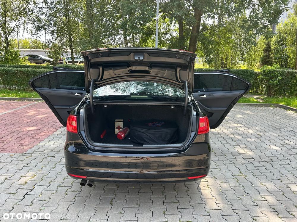 Volkswagen Jetta - 19