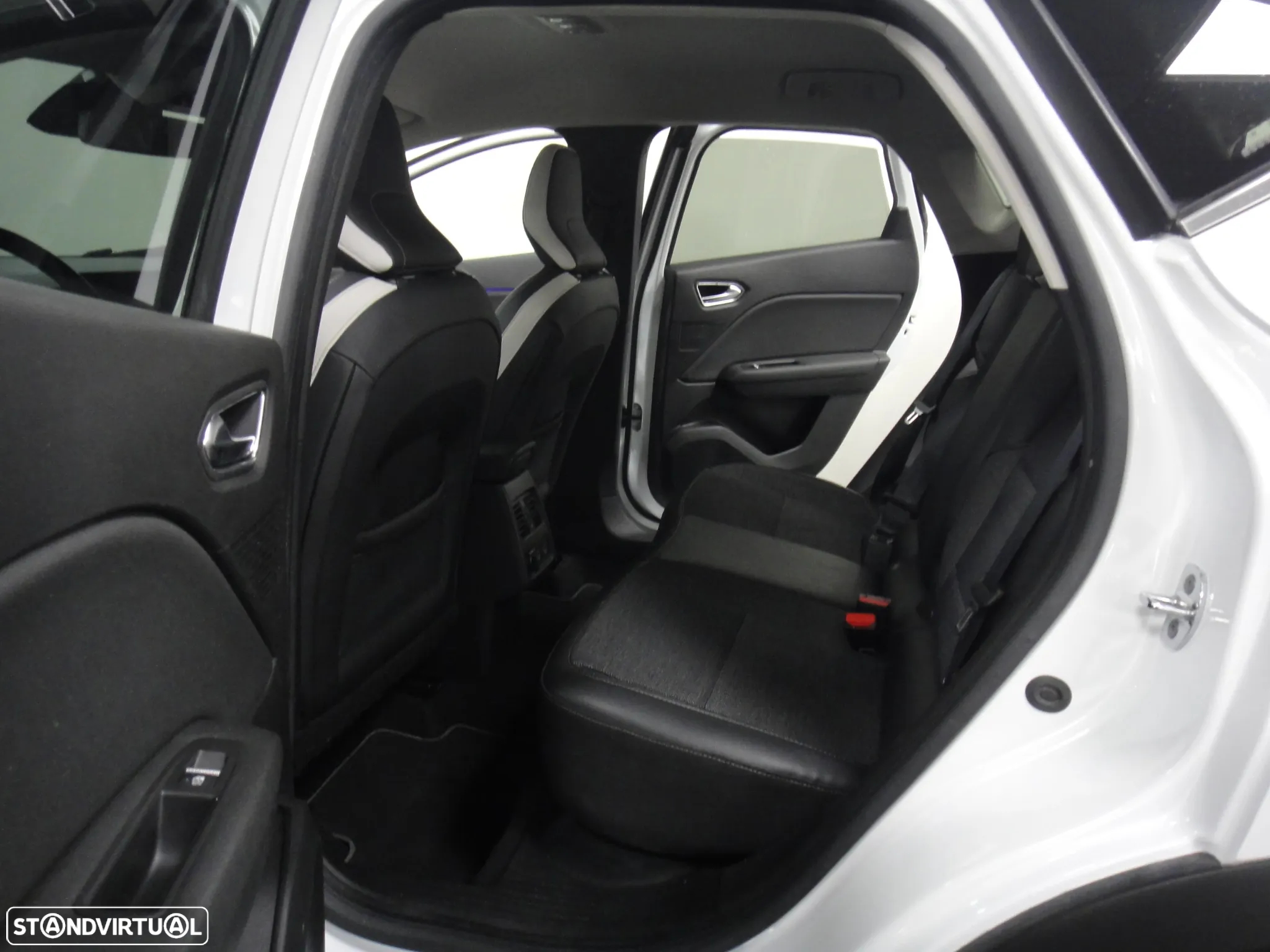 Renault Captur 1.0 TCe Exclusive - 16