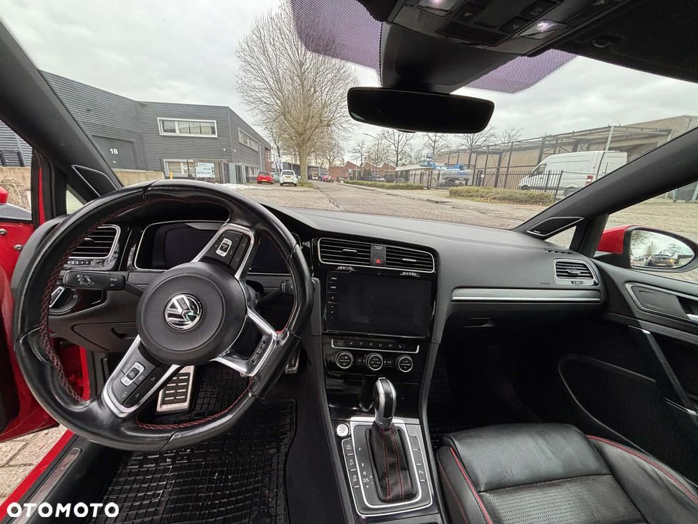 Volkswagen Golf - 14