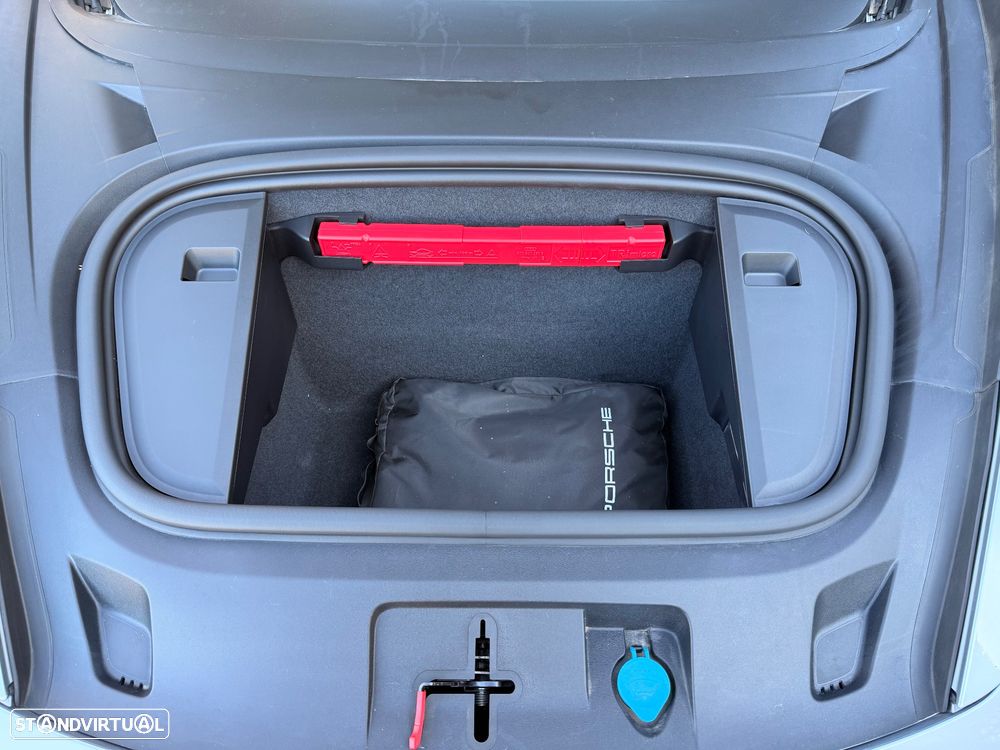 Porsche Taycan 4S - 26