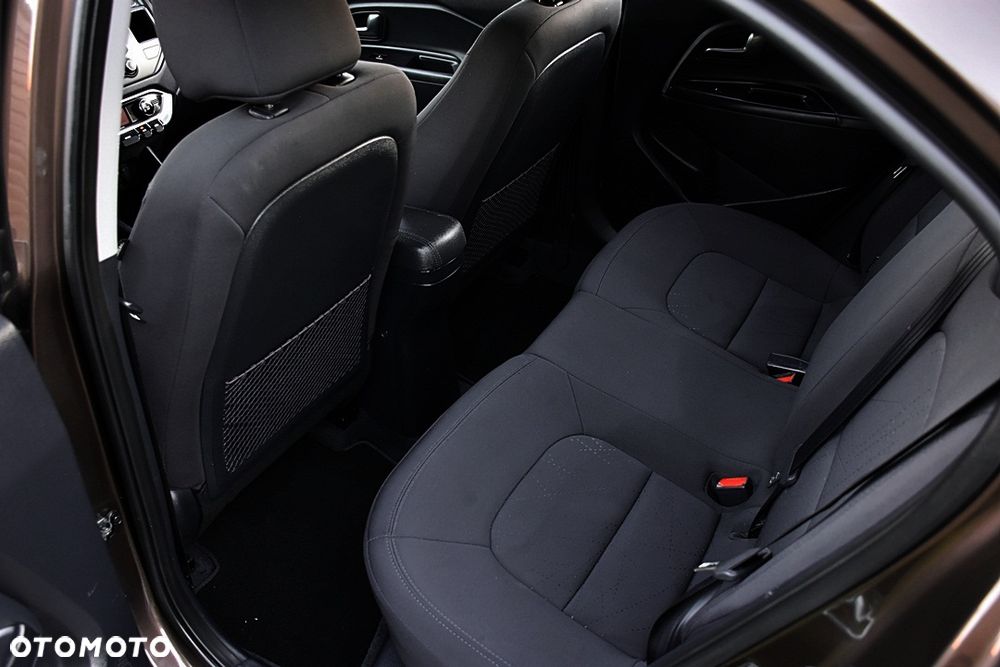 Kia Rio 1.4 XL - 9