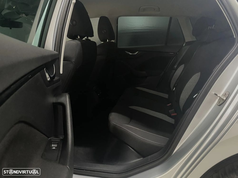 Skoda Kamiq 1.0 TSI DSG - 8