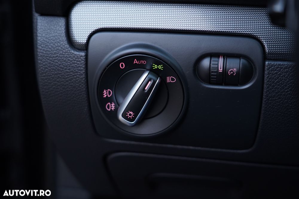 Volkswagen Golf Variant 2.0 TDI DPF DSG Highline - 22