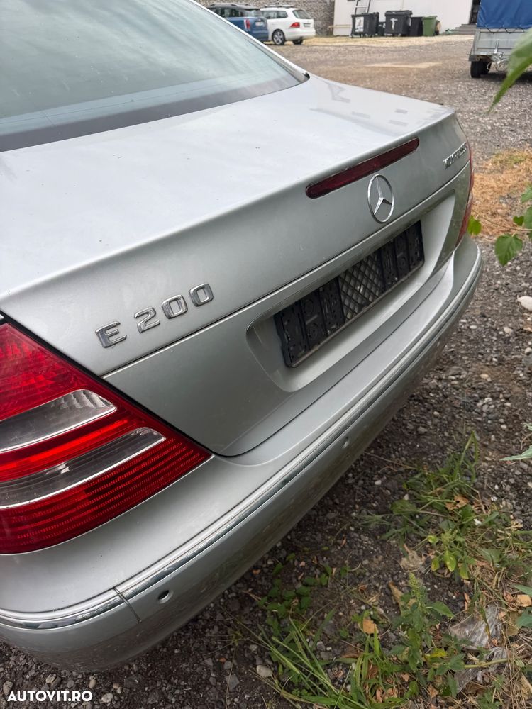 Mercedes-Benz E 200 KOMPRESSOR Automatik Elegance - 13