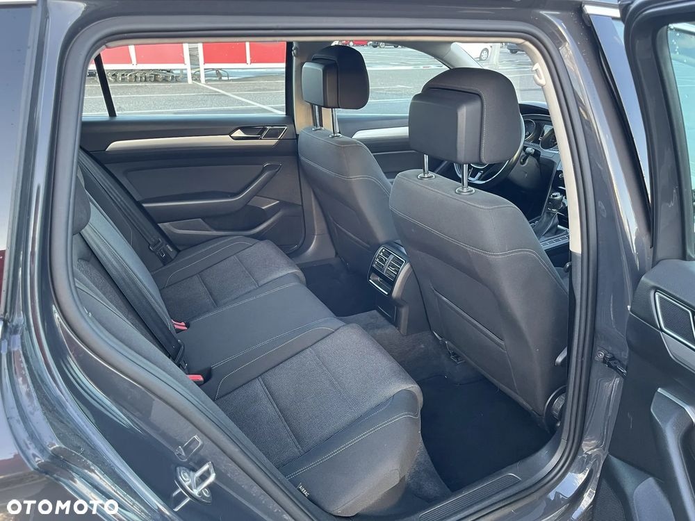 Volkswagen Passat 1.6 TDI BMT Comfortline - 9