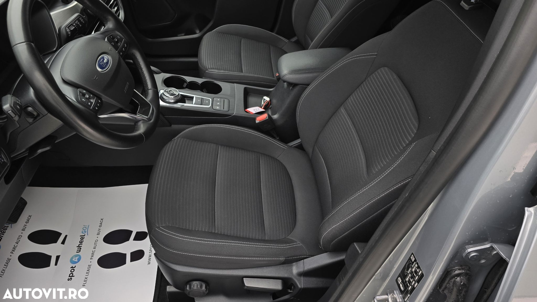 Ford Kuga - 12