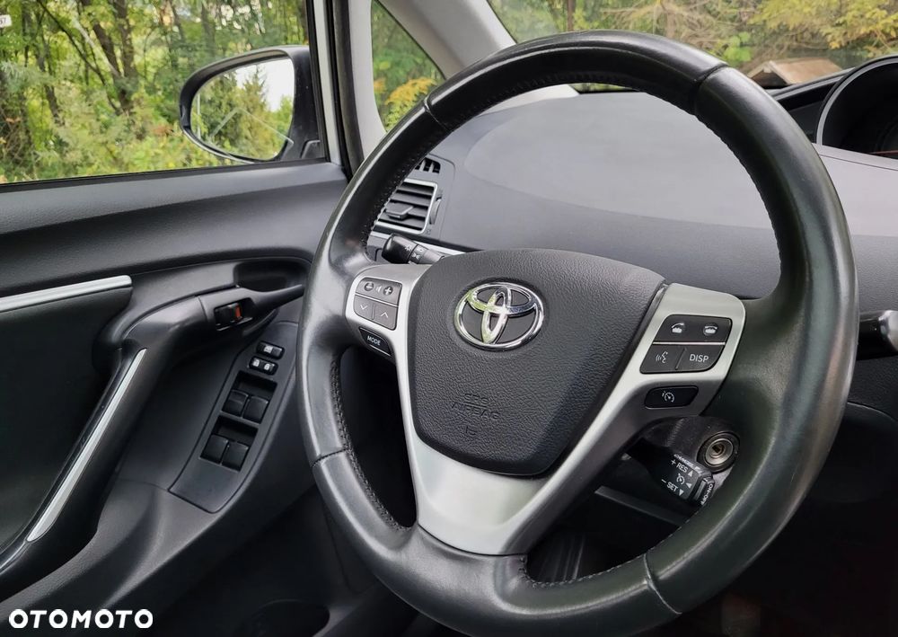 Toyota Verso 1.6 Premium - 9