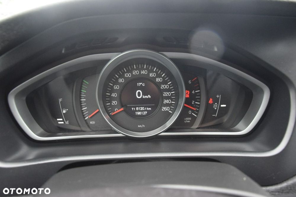 Volvo V40 D2 - 32