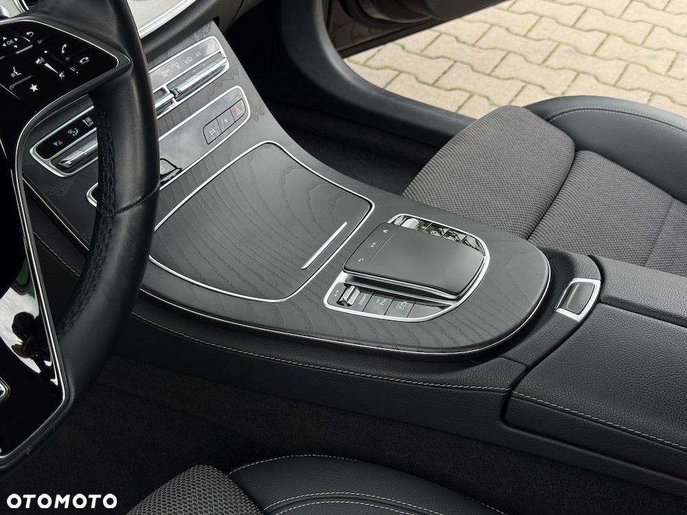 Mercedes-Benz Klasa E 300 de Business Edition - 29