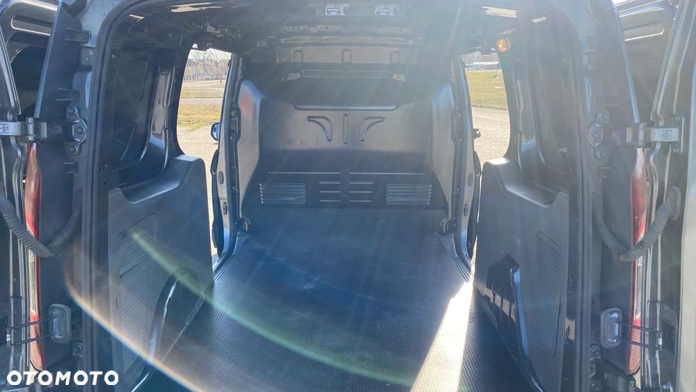 Ford Connect Maxi - 27