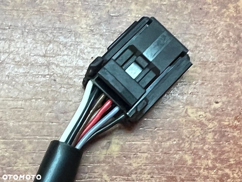 LUSTERKO ZEWNĘTRZNE PRAWE RENAULT CLIO IV 9 PIN 4020000482 - 4