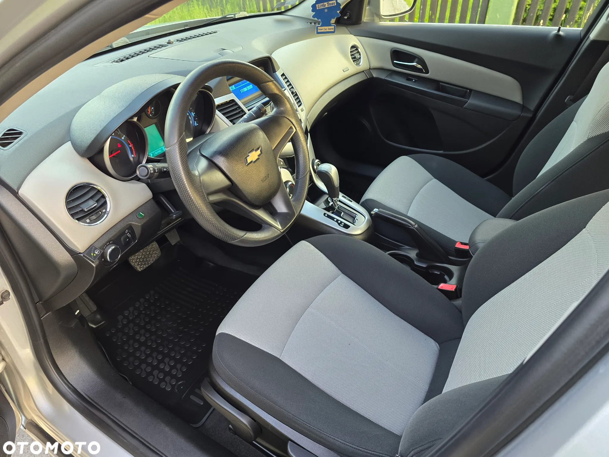 Chevrolet Cruze 1.8 LS+ - 26