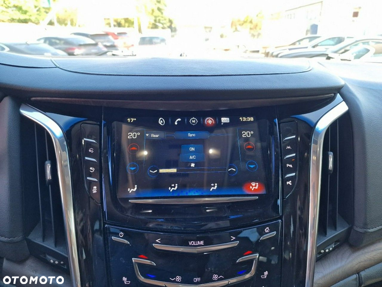 Cadillac Escalade - 19