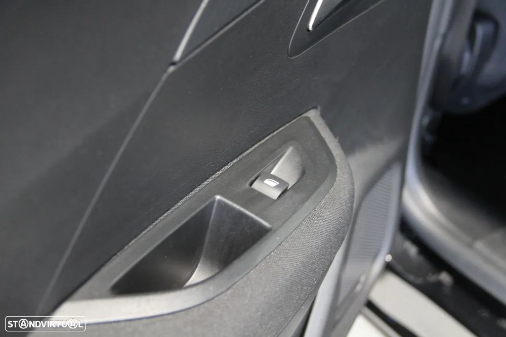 Peugeot 2008 1.2 PureTech Active Pack - 26