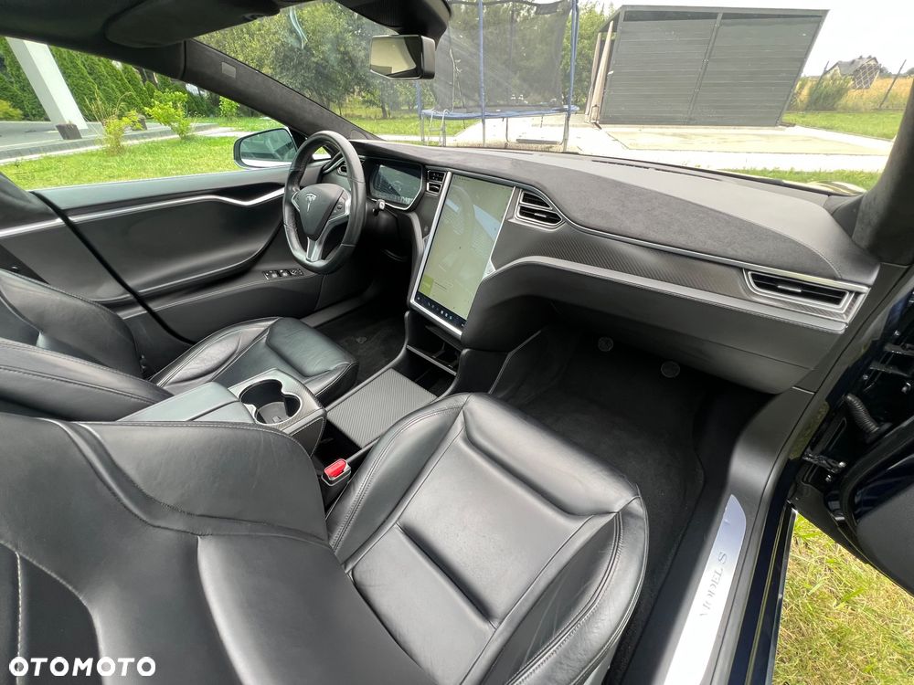 Tesla Model S Performance - 21
