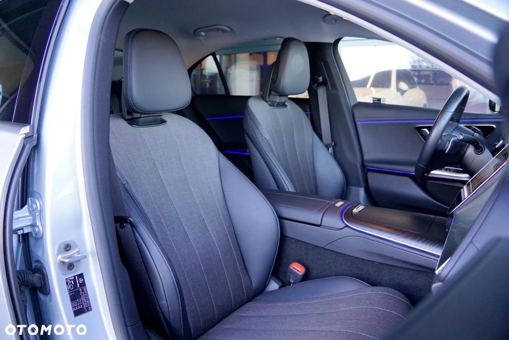 Mercedes-Benz Klasa E 200 4Matic 9G-TRONIC Edition AVANTGARDE - 25