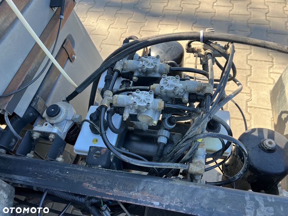 Nissan Atleon 80.140 - 39