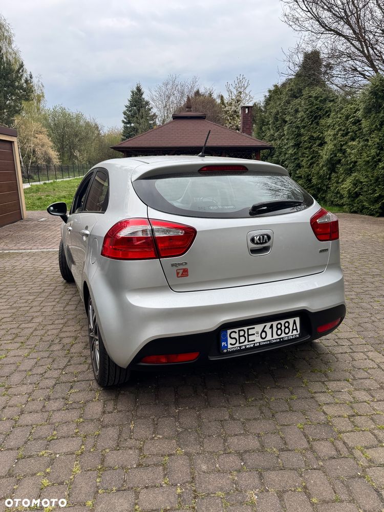 Kia Rio 1.4 crdi M - 4