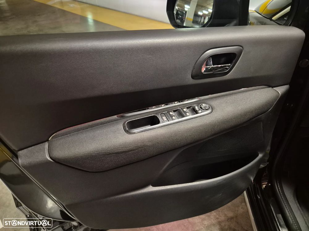 Peugeot 3008 1.6 e-HDi Style 2-Tronic - 25