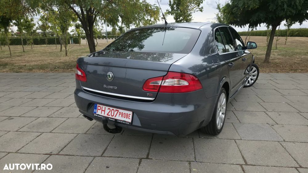 Skoda Superb 2009 photo 5
