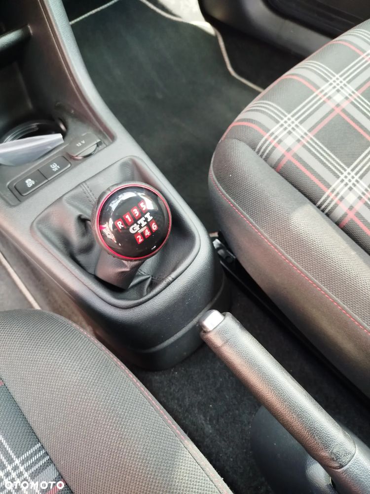 Volkswagen up! GTI - 7